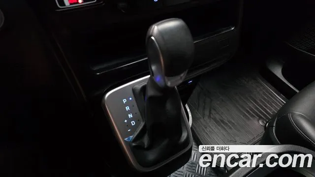 Hyundai Staria 2024 thumb 9