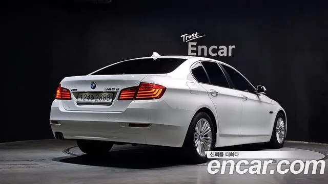 BMW 5-Series 2014 thumb 2