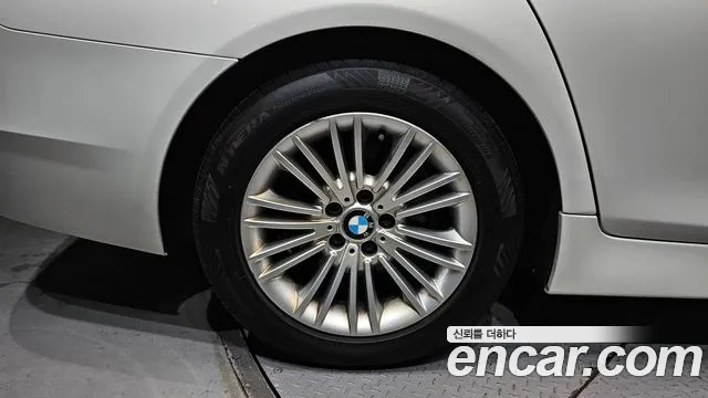 BMW 5-Series 2014 thumb 5