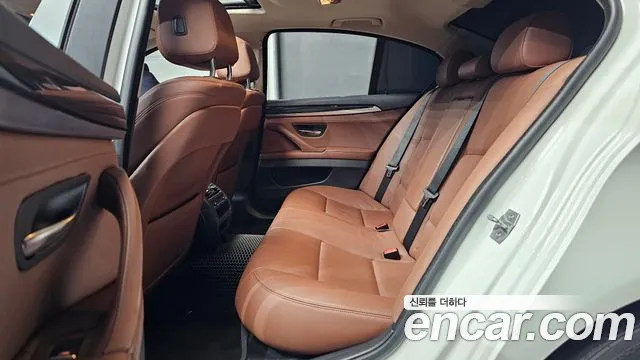 BMW 5-Series 2014 thumb 12
