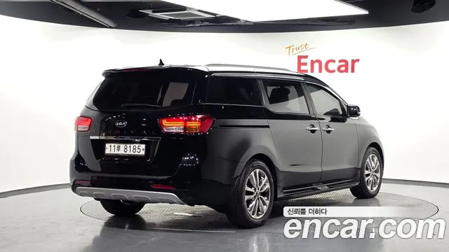 Kia Carnival 2015 thumb 2