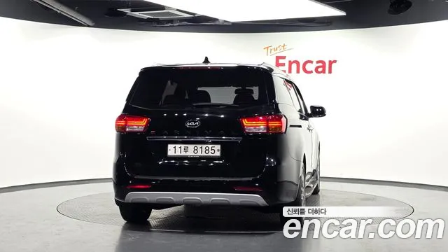 Kia Carnival 2015 thumb 4