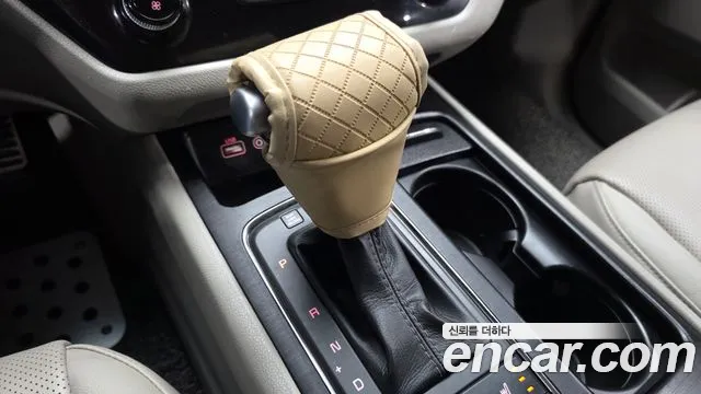 Kia Carnival 2015 thumb 9