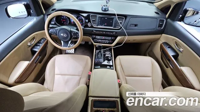 Kia Carnival 2015 thumb 7