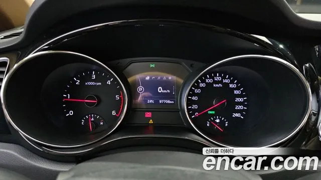 Kia Carnival 2015 thumb 8
