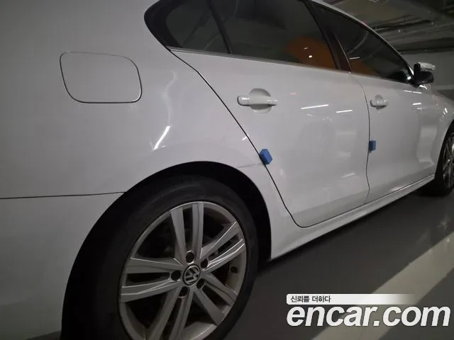 Volkswagen Jetta 2015 thumb 3