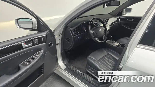 Hyundai Genesis 2012 thumb 10