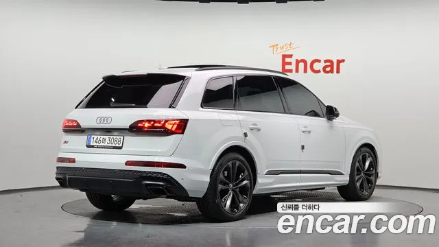 Audi Q7 2025 thumb 2