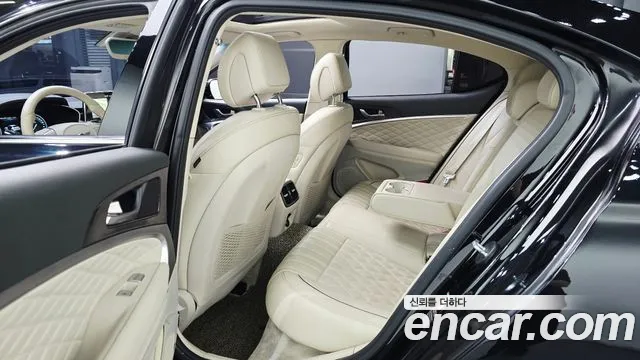 Genesis G70 2020 thumb 11