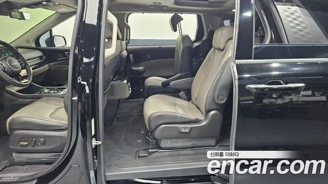 Kia Carnival 2024 thumb 10