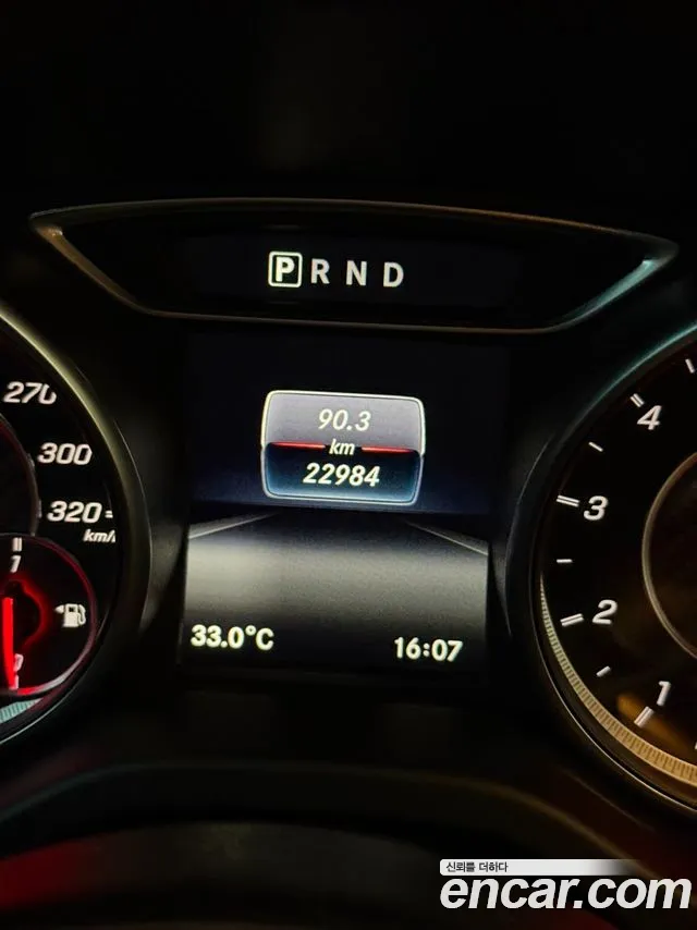 Mercedes-Benz GLA 2018 thumb 8