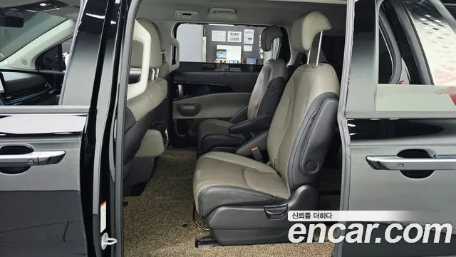 Kia Carnival 2024 thumb 11