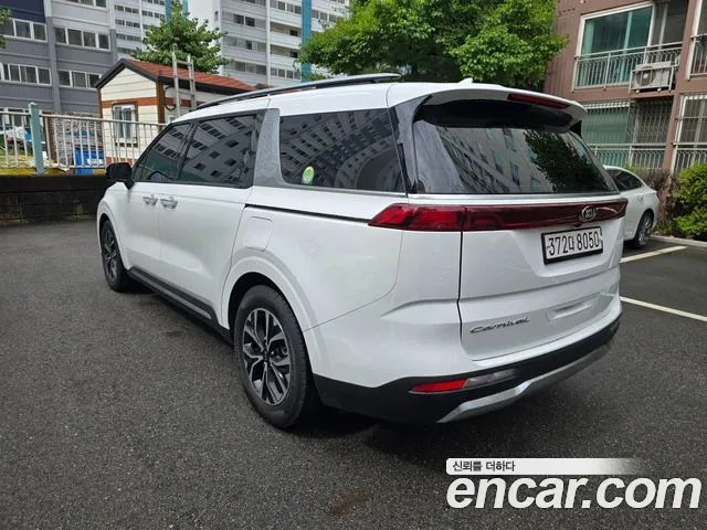 Kia Carnival 2021 thumb 4