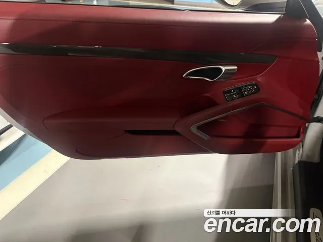 Porsche Cayman 2021 thumb 6