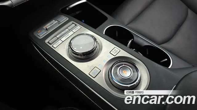 Genesis GV70 2022 thumb 8