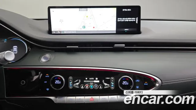 Genesis GV70 2022 thumb 11