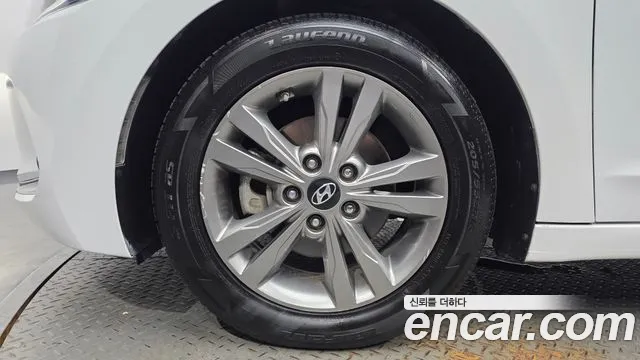 Hyundai Avante 2016 thumb 5