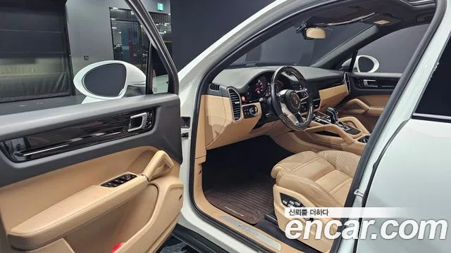 Porsche Cayenne 2020 thumb 10