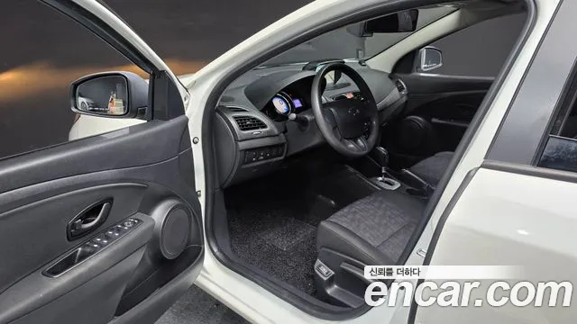 Renault-KoreaSamsung Fluence 2014 thumb 9