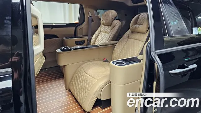 Kia Carnival 2021 thumb 10