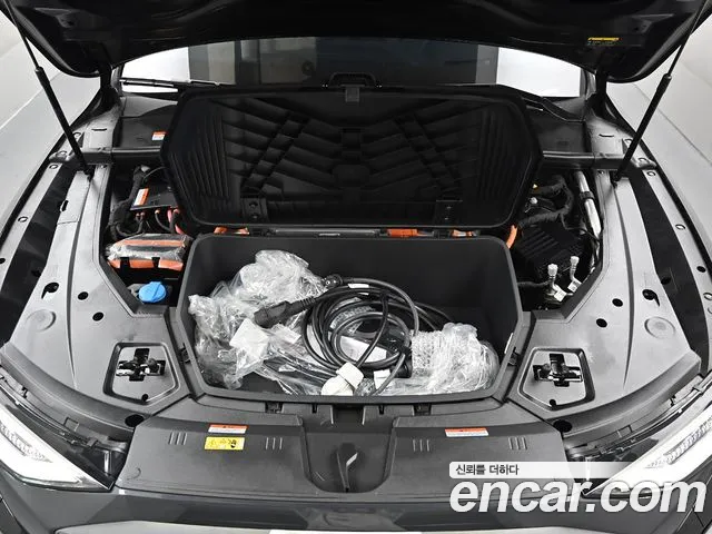 Audi Q8 e-tron 2024 thumb 6