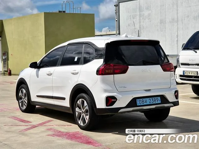 Kia Niro 2023 thumb 4