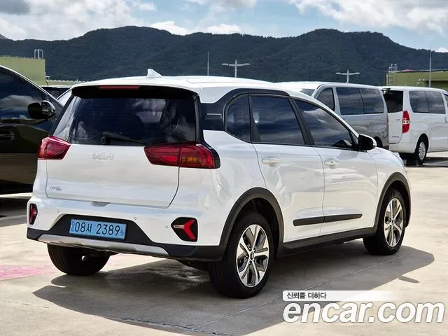 Kia Niro 2023 thumb 6