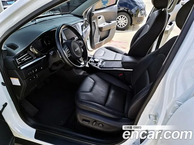 Kia Niro 2023 thumb 10