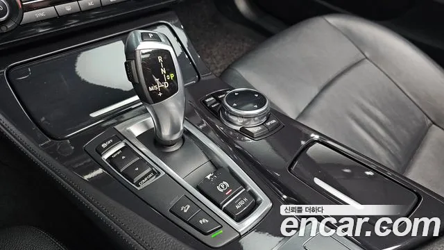 BMW 5-Series 2013 thumb 9