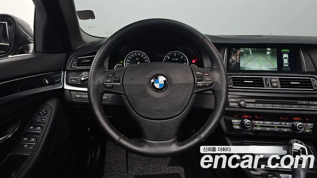 BMW 5-Series 2013 thumb 12