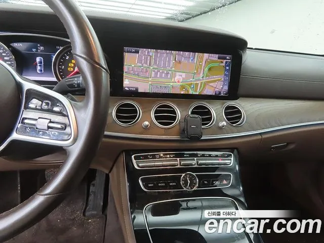 Mercedes-Benz E-Класс 2019 thumb 9