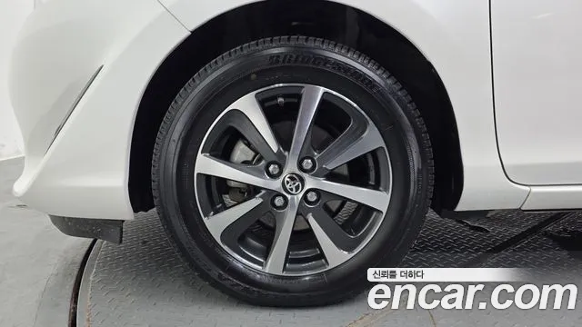 Toyota Prius 2019 thumb 5