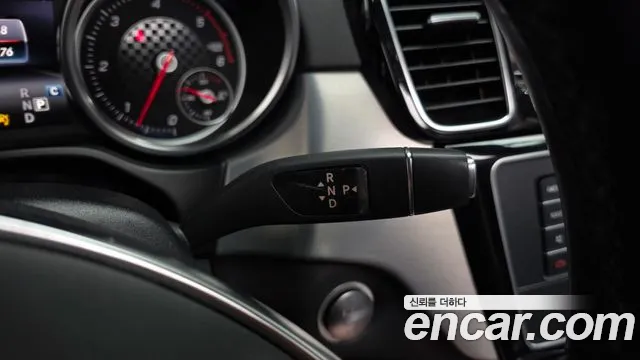 Mercedes-Benz GLE 2017 thumb 9