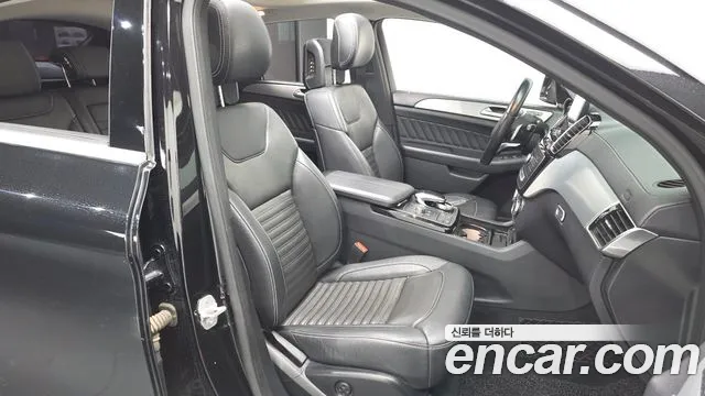 Mercedes-Benz GLE 2017 thumb 11