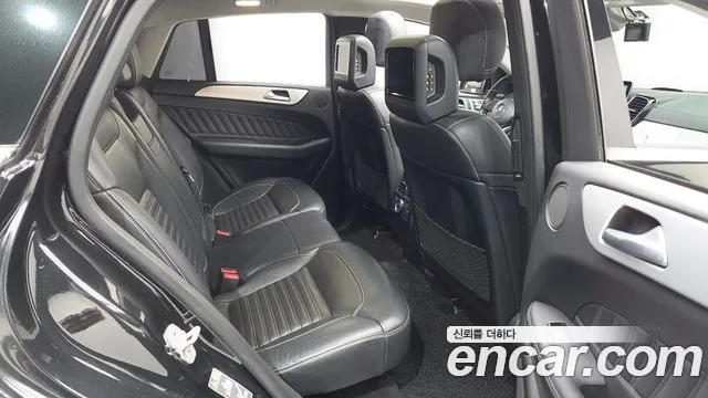 Mercedes-Benz GLE 2017 thumb 12