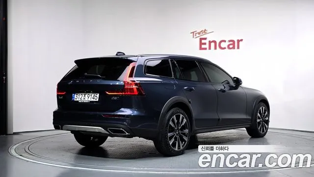 Volvo V60 2022 thumb 2