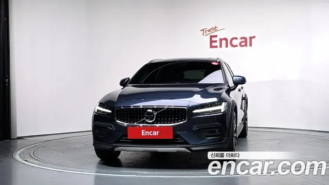 Volvo V60 2022 thumb 3