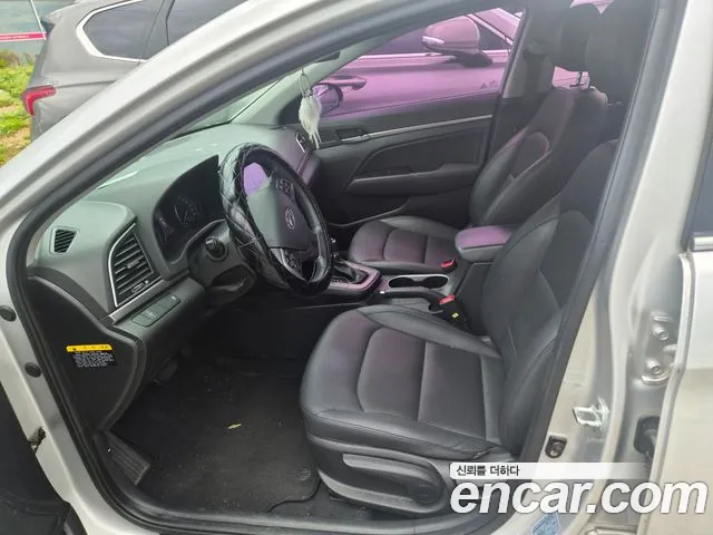 Hyundai Avante 2016 thumb 8
