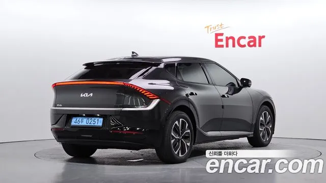 Kia EV6 2022 thumb 2