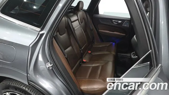 Volvo XC60 2019 thumb 12