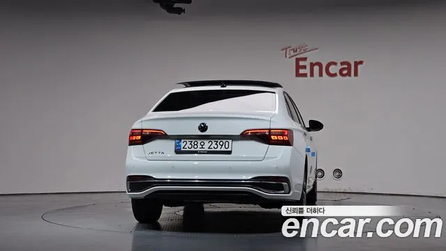 Volkswagen Jetta 2024 thumb 3