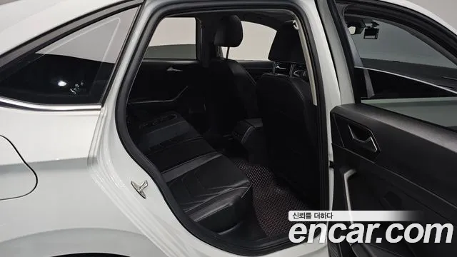Volkswagen Jetta 2024 thumb 11