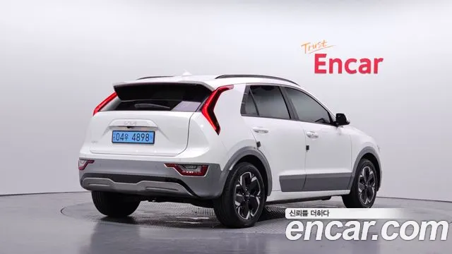 Kia Niro 2023 thumb 2
