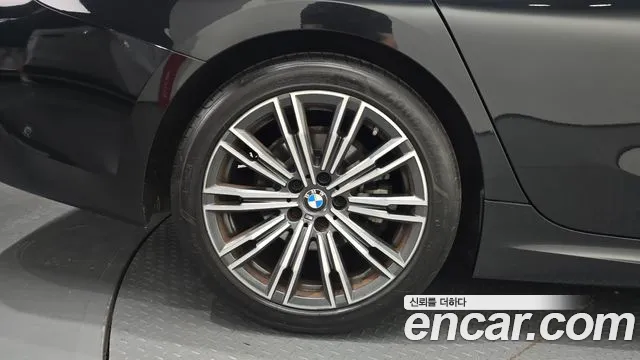 BMW 3-Series 2021 thumb 4