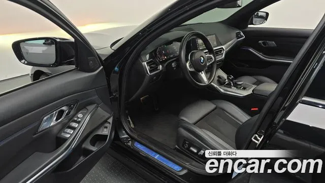 BMW 3-Series 2021 thumb 9