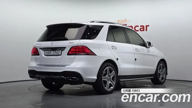 Mercedes-Benz GLE 2018 thumb 2