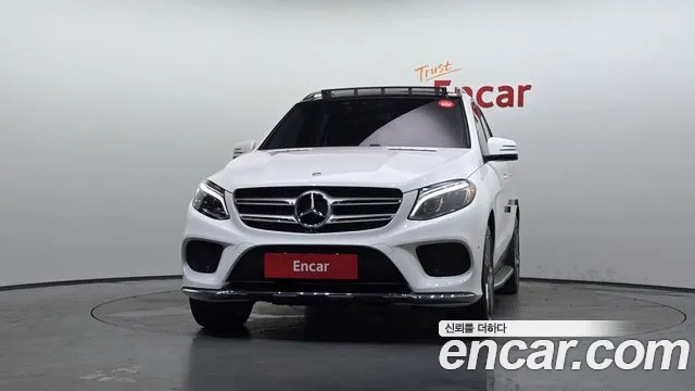 Mercedes-Benz GLE 2018 thumb 3