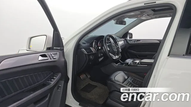 Mercedes-Benz GLE 2018 thumb 10