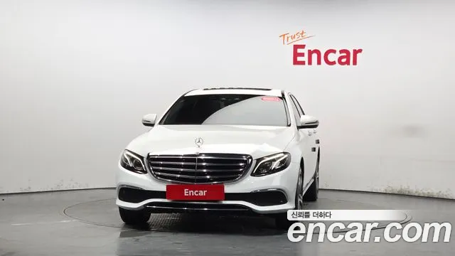 Mercedes-Benz E-Класс 2017 thumb 2