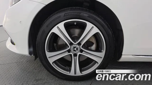 Mercedes-Benz E-Класс 2017 thumb 4